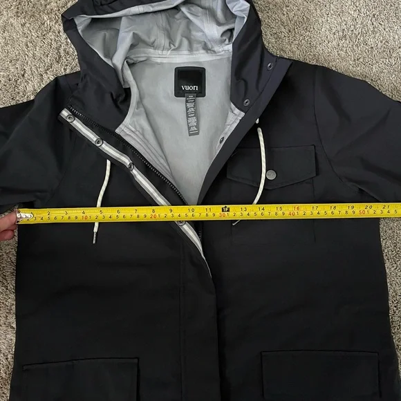 Vuori Women Palisades Rain Jacket Color Dark Oregano Black Size Medium - Picture 9 of 9